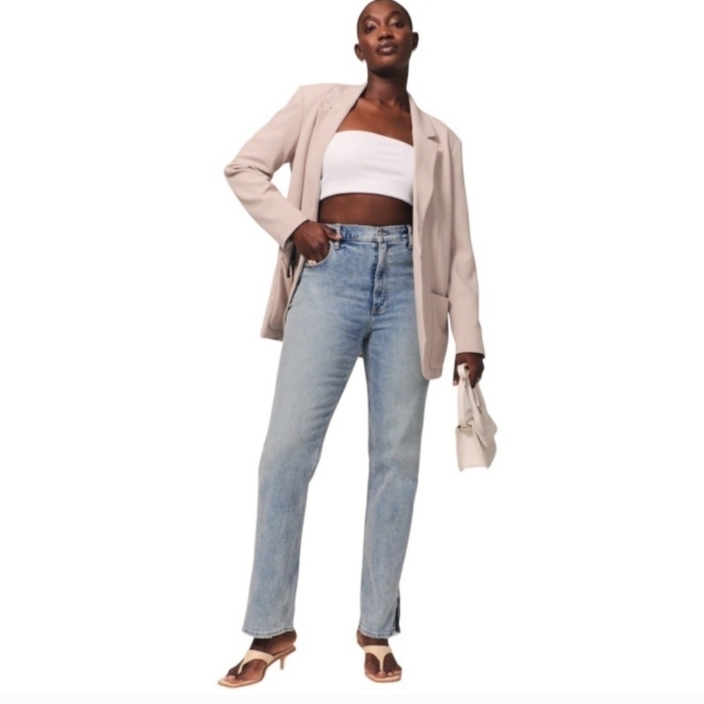 Abercrombie & Fitch The 90's Straight Ultra High Rise Light Wash Jeans Size 33L